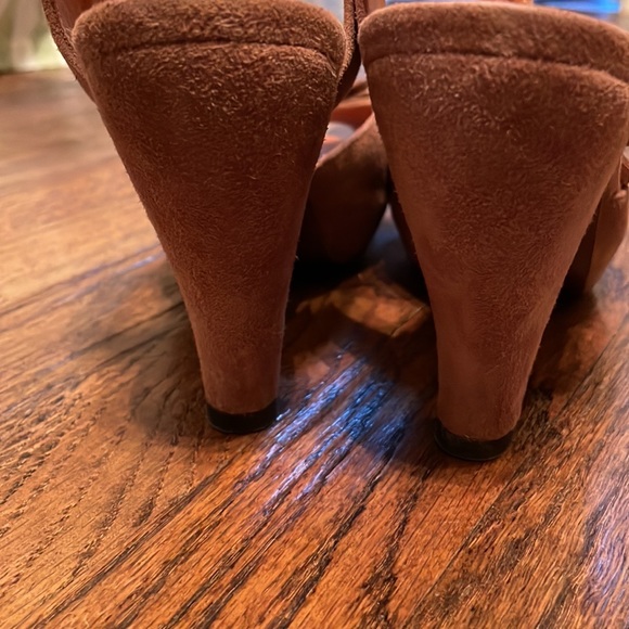 Chie Mihara suede tan sandal heels - Picture 5 of 9
